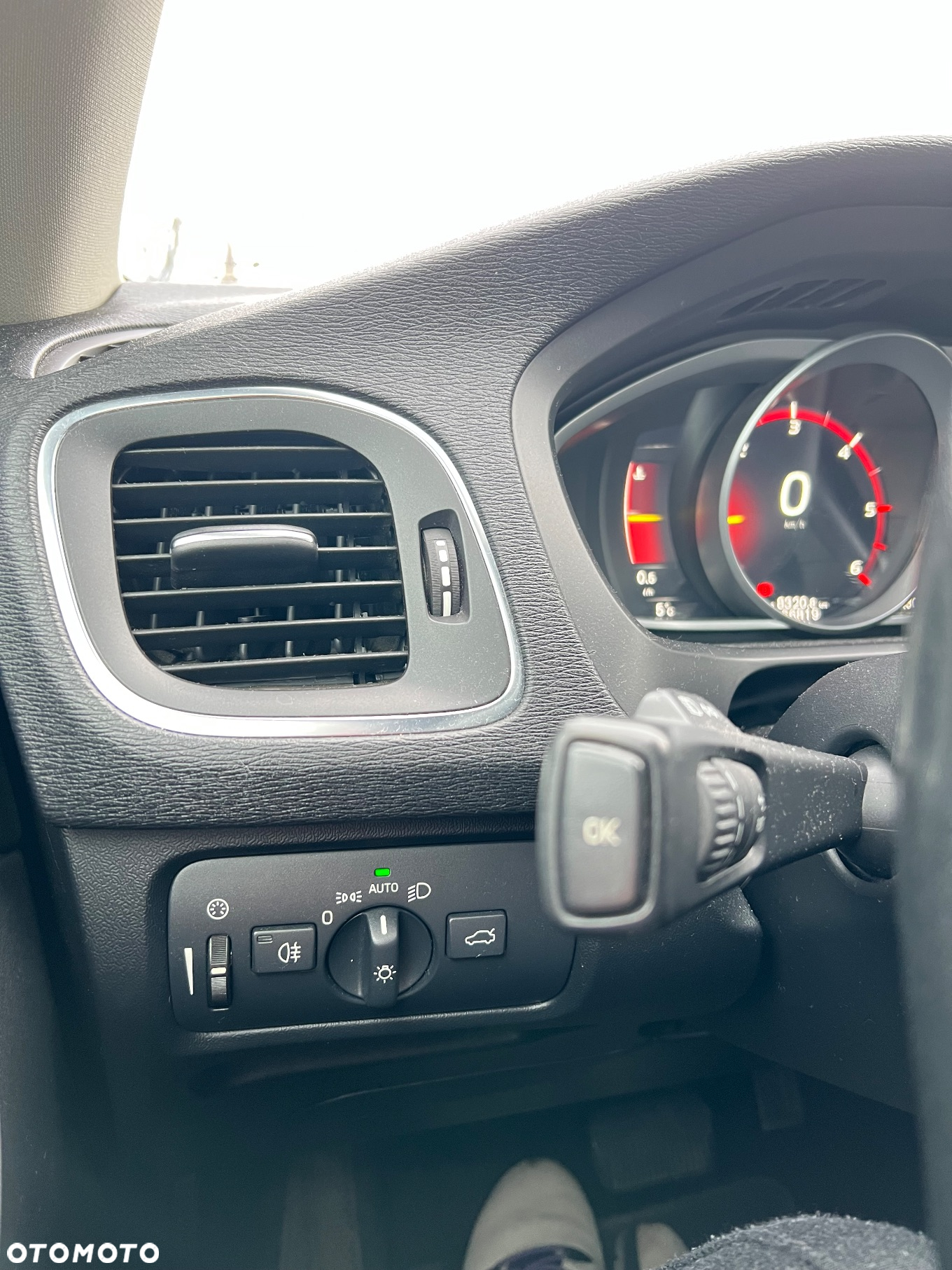 Volvo V40 D3 Drive-E Momentum - 16