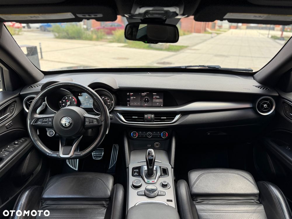 Alfa Romeo Stelvio - 17