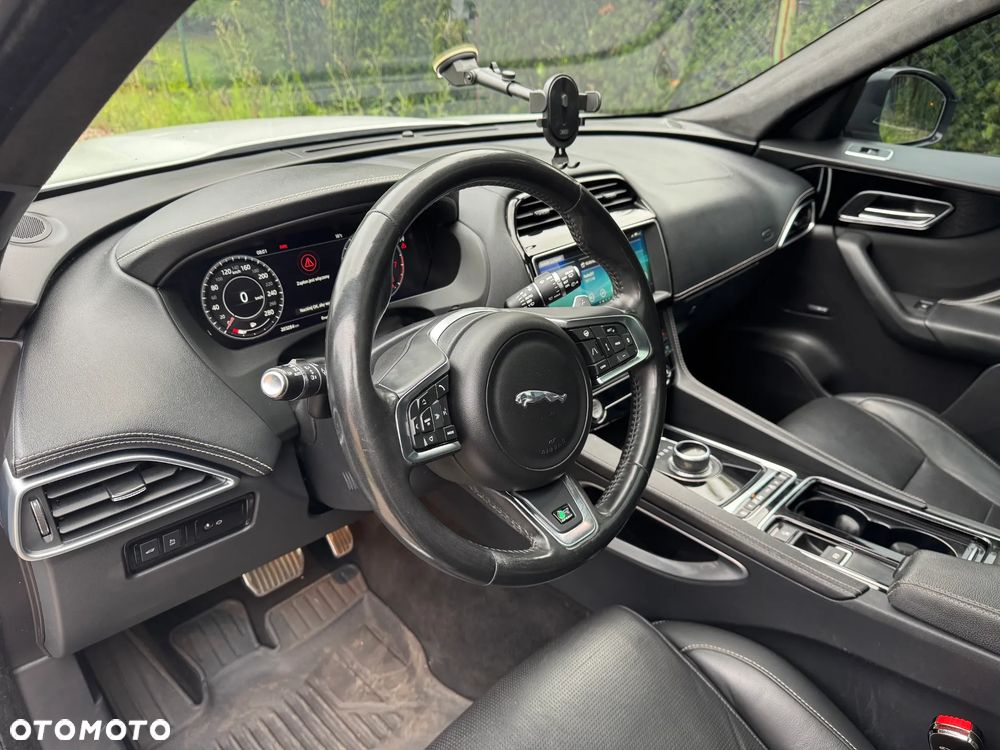 Jaguar F-Pace 2.0 i4P AWD R-Sport - 15