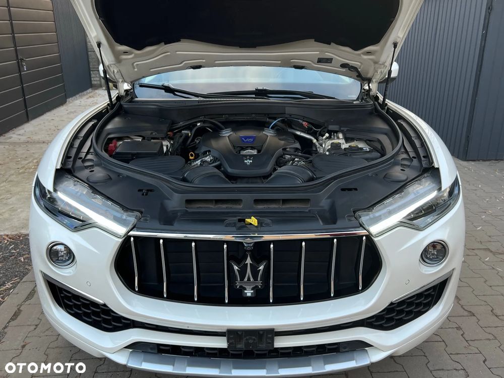 Maserati Levante S Granlusso - 9