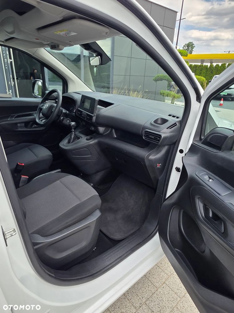Toyota Proace City Verso 1.2 D-4T Business - 26