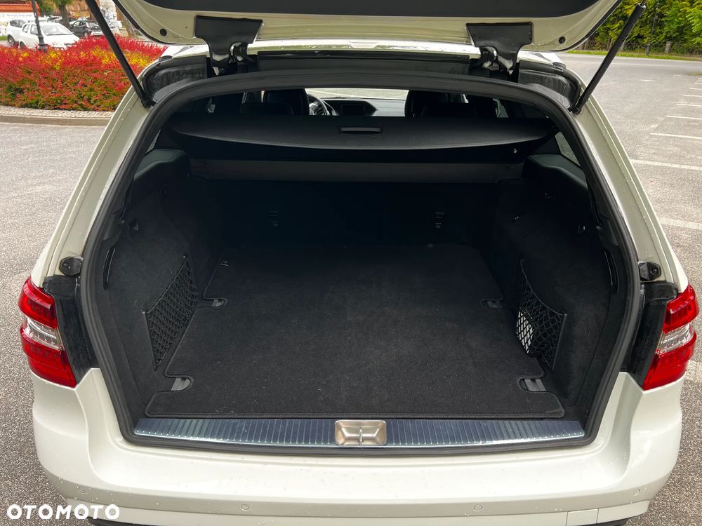 Mercedes-Benz Klasa E 500 BlueEFFICIENCY 7G-TRONIC Avantgarde - 29