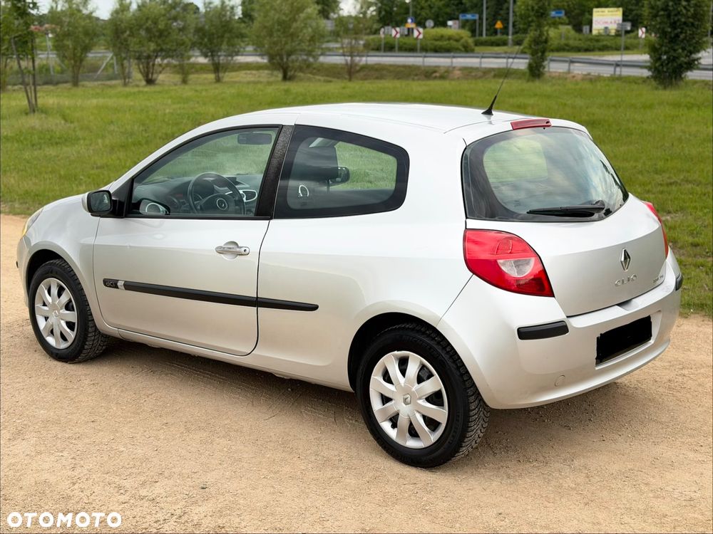 Renault Clio - 6