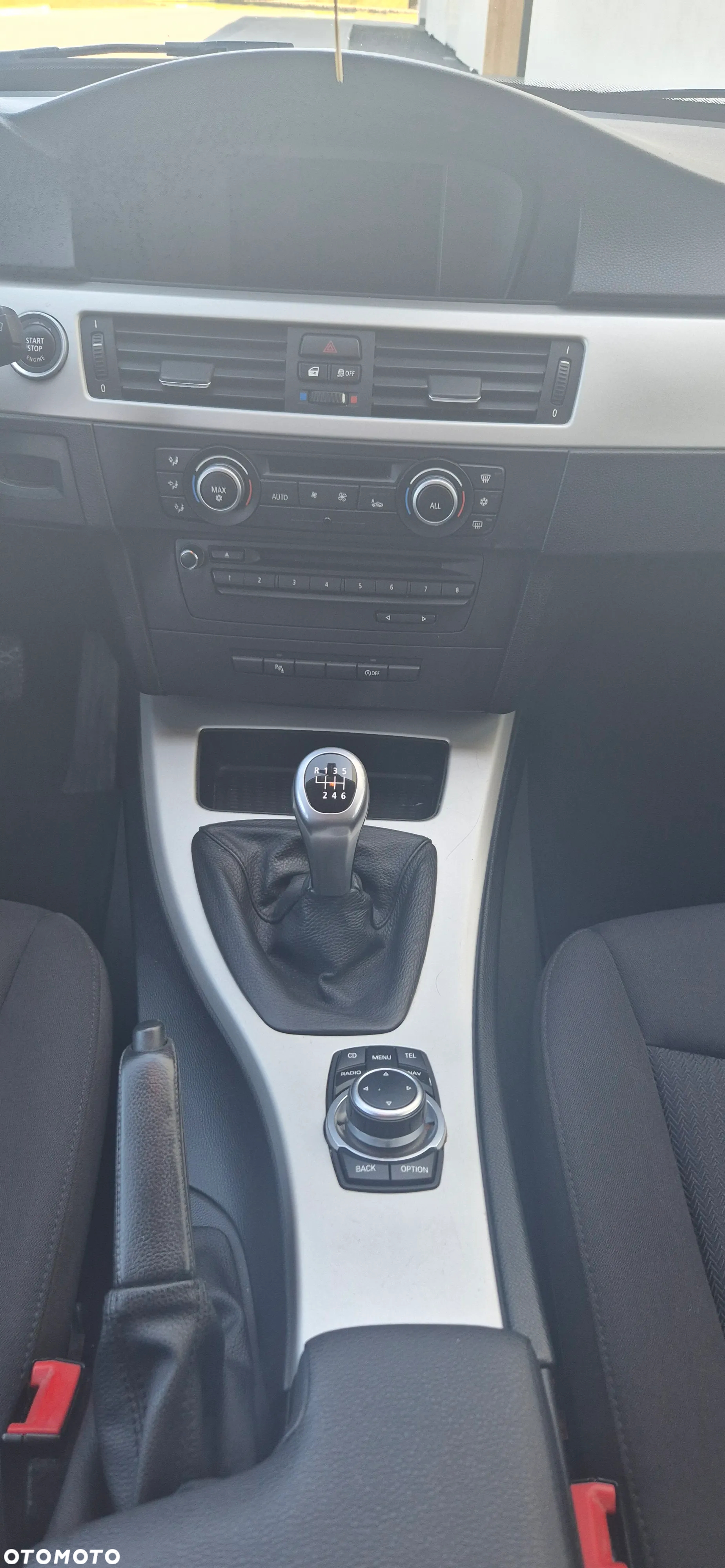 BMW Seria 3 318d Luxury Line EU6 - 12