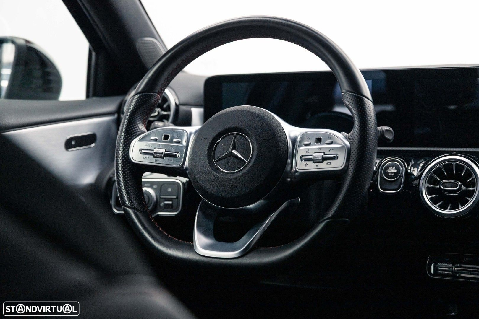 Mercedes-Benz A 250 e AMG Line - 26