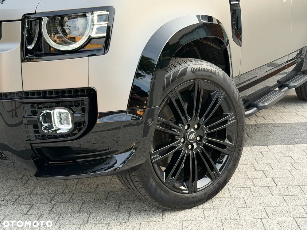 Land Rover Defender 3.0 D300 mHEV X-Dynamic SE - 19