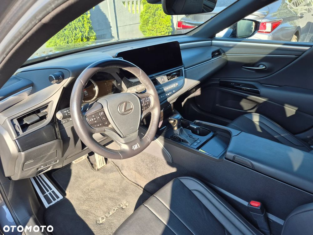 Lexus ES 300h F Sport Edition - 7