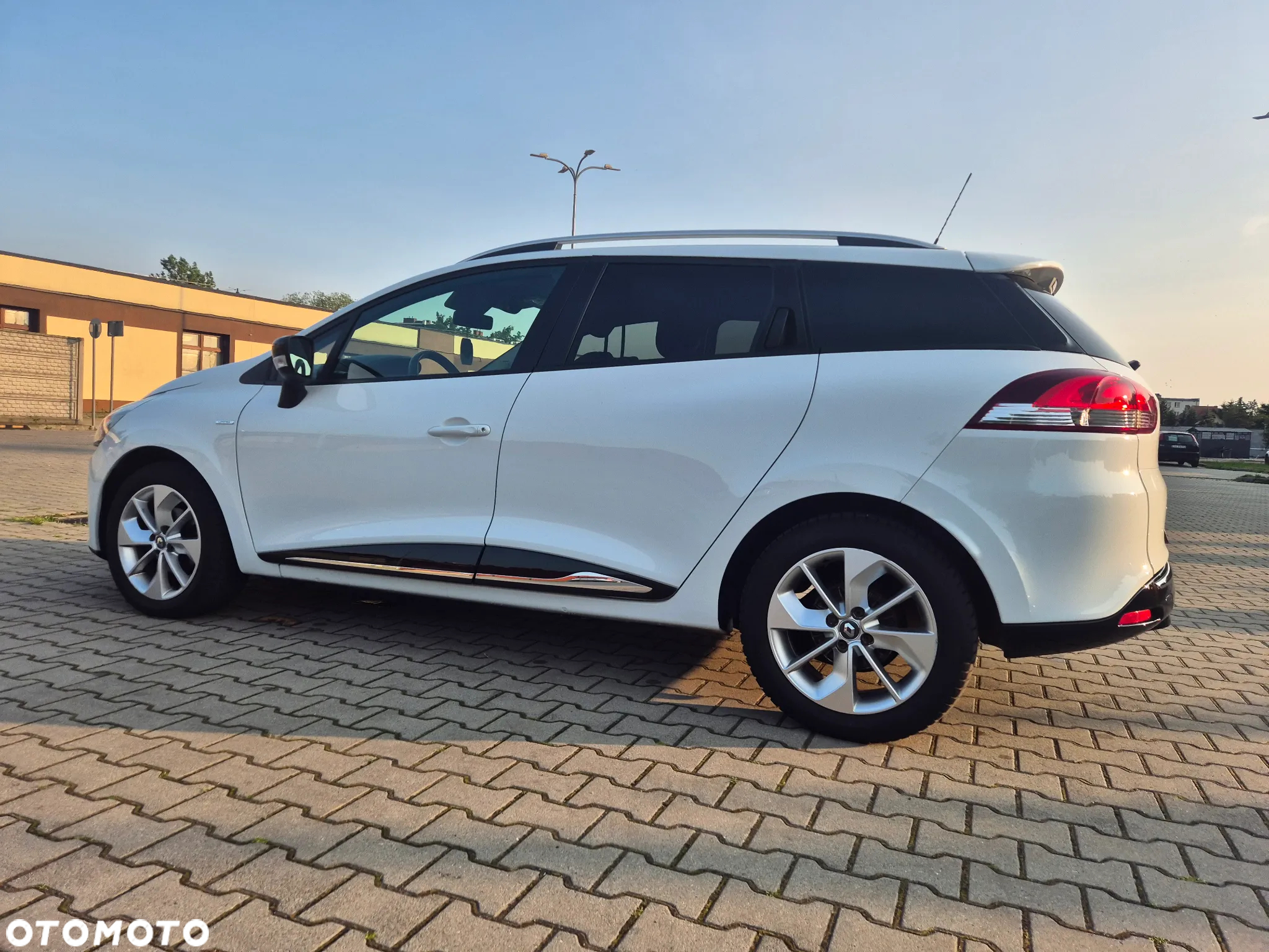 Renault Clio 0.9 TCe Limited - 11