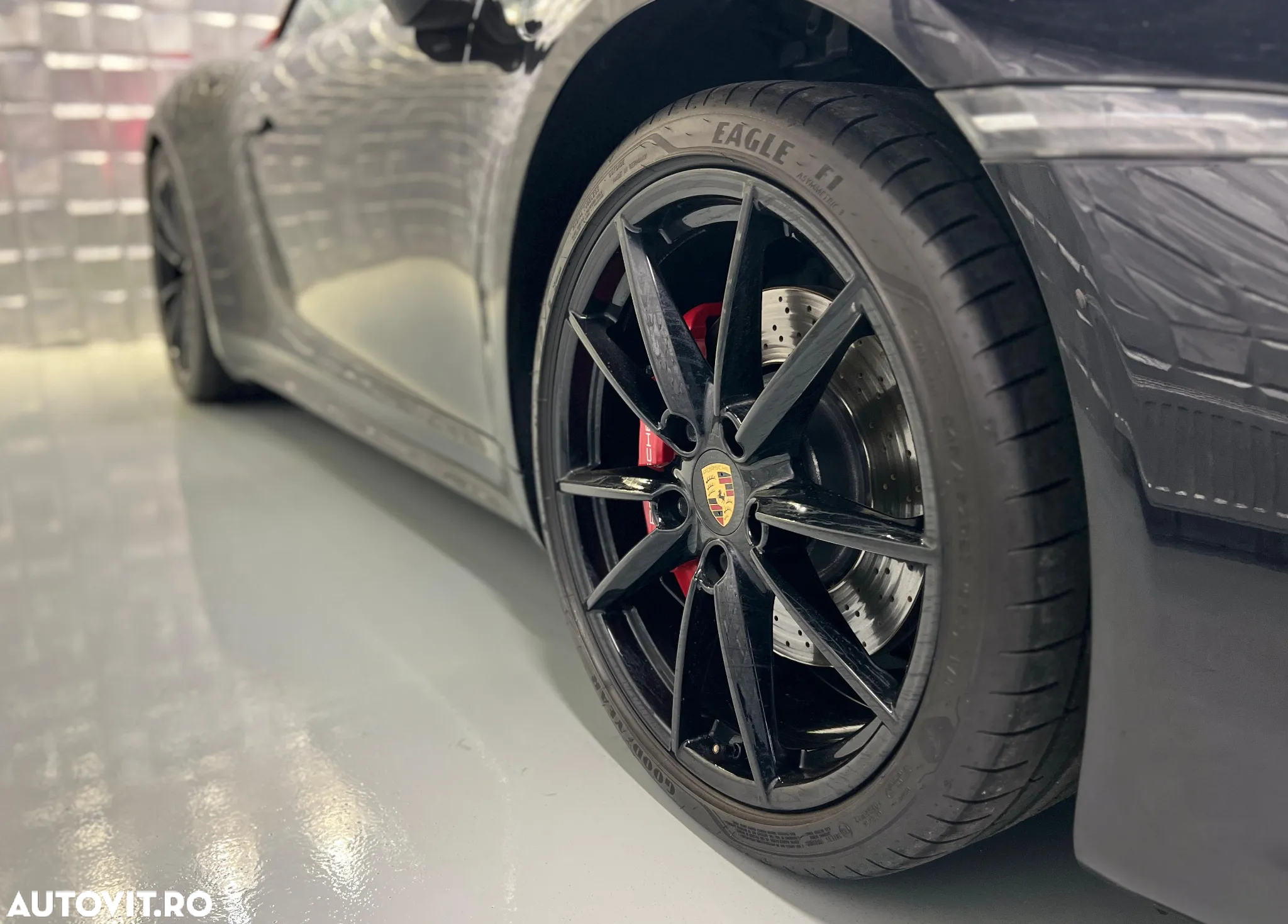 Porsche 911 Carrera S - 8
