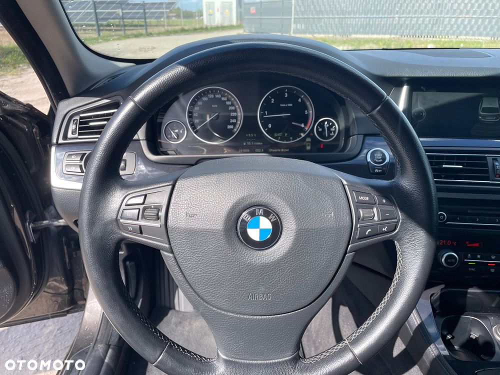 BMW Seria 5 525d Luxury Line - 17
