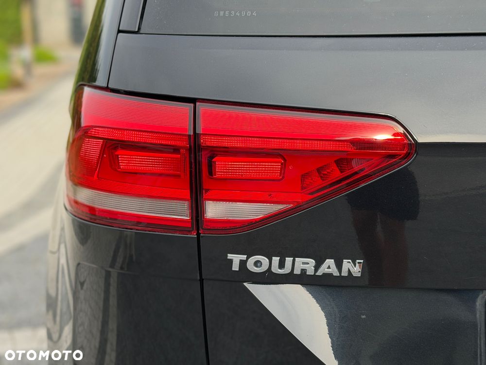 Volkswagen Touran - 10