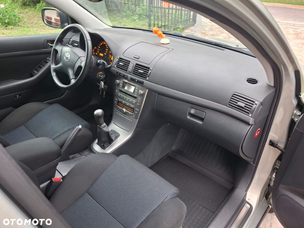 Toyota Avensis 1.8 VVT-i Executive - 16
