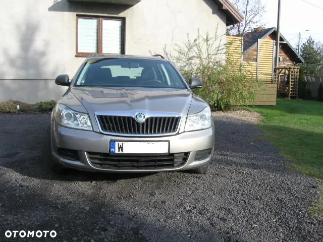 Skoda Octavia 1.6 Ambiente - 6