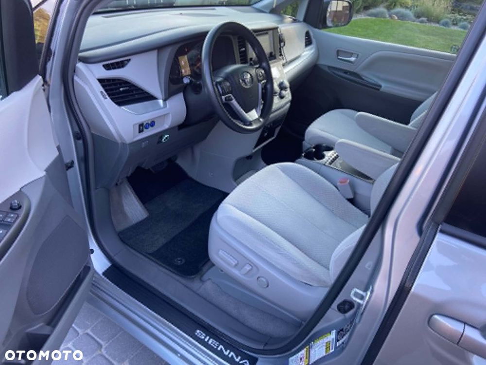Toyota Sienna 3.5 V6 SE - 7