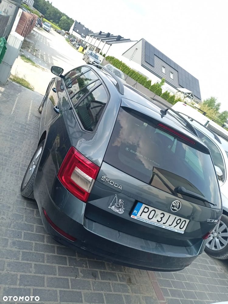 Skoda Octavia 2.0 TDI SCR Ambition DSG - 2