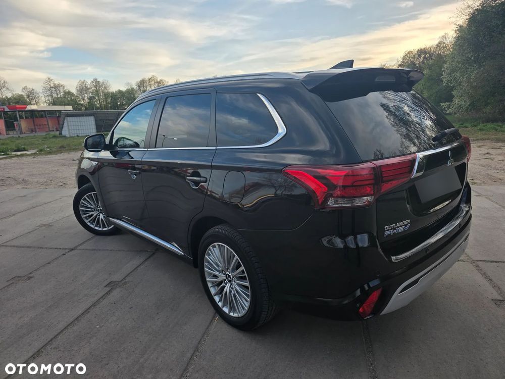 Mitsubishi Outlander 2.4 4WD Diamant+ - 5