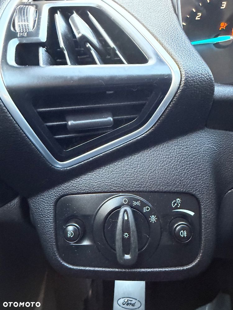 Ford Kuga 2.0 TDCi 4x4 Titanium - 25