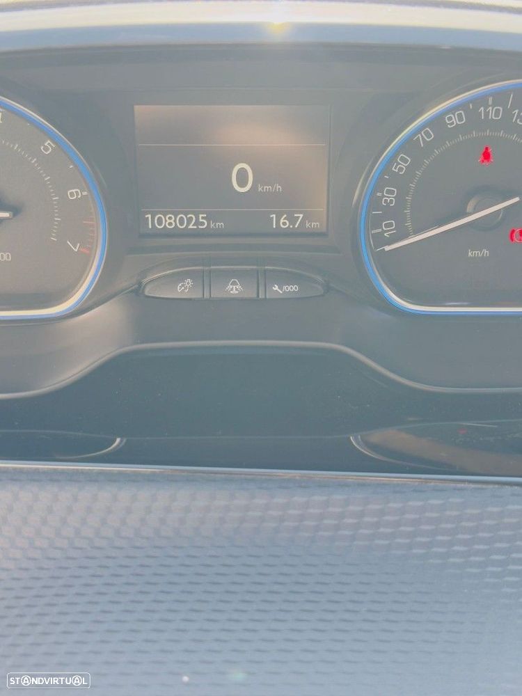 Peugeot 2008 1.2 PureTech Allure - 27