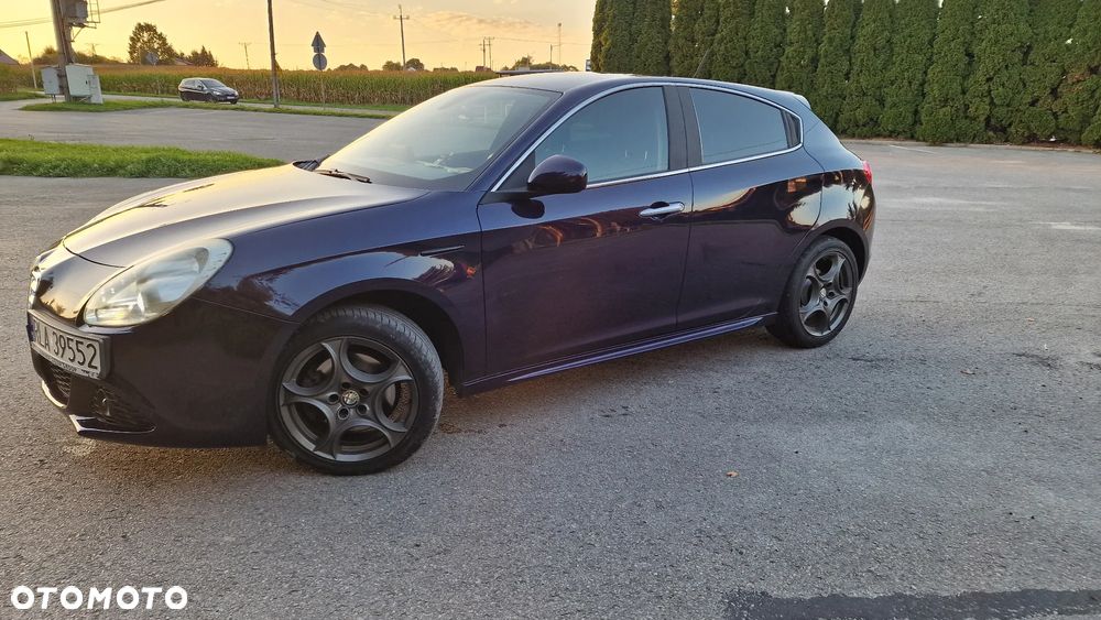 Alfa Romeo Giulietta 2013 photo 2