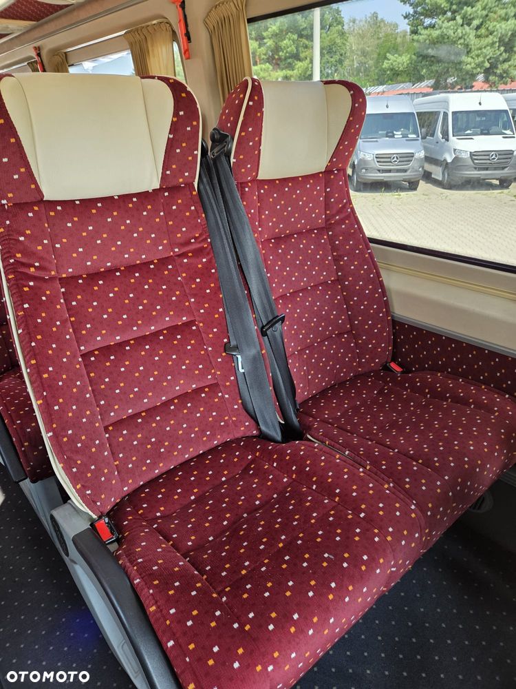 Mercedes-Benz Sprinter - 24