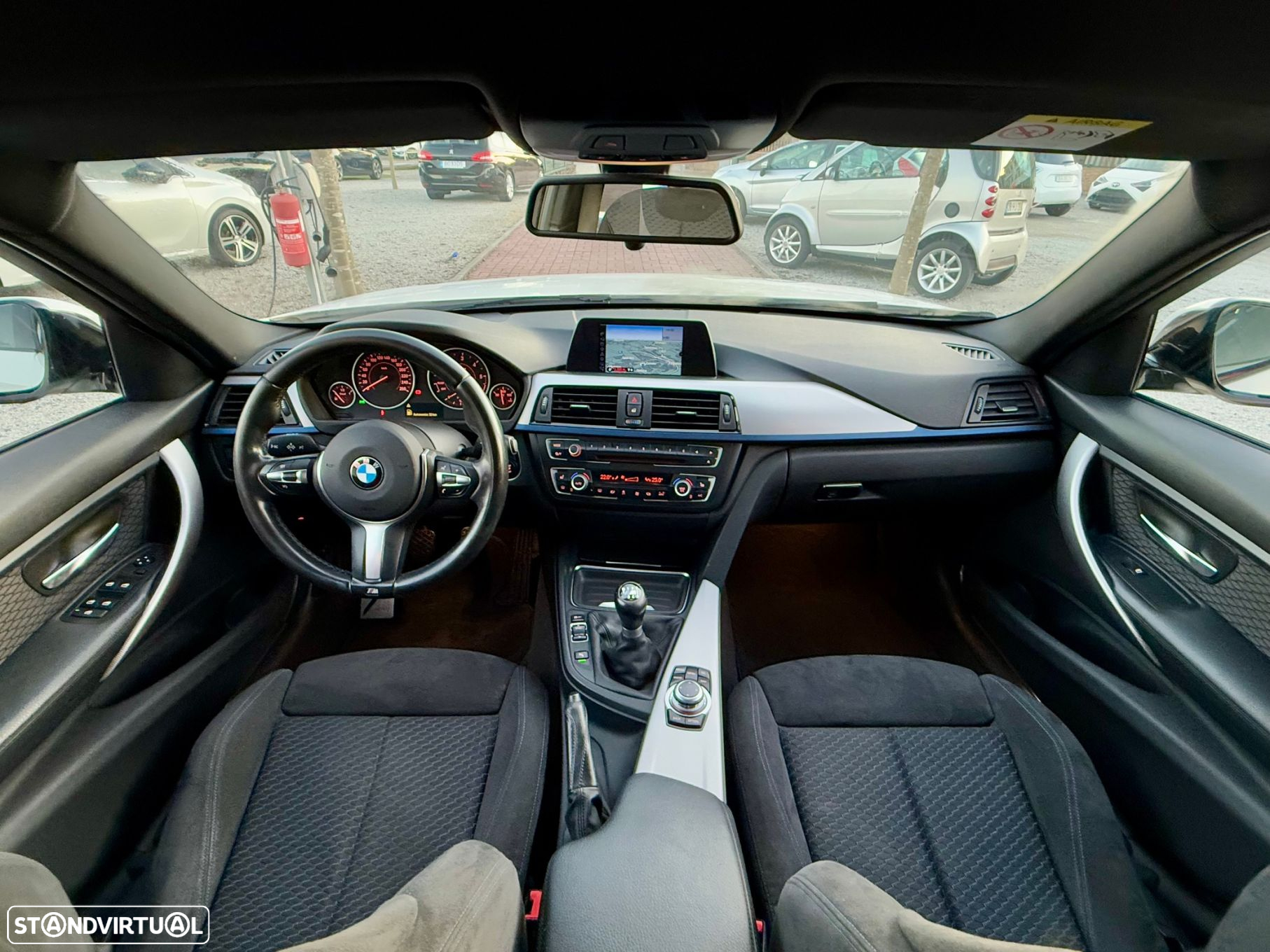 BMW 318 d Touring xDrive Pack M - 15