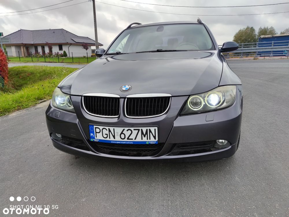 BMW Seria 3 320i - 3