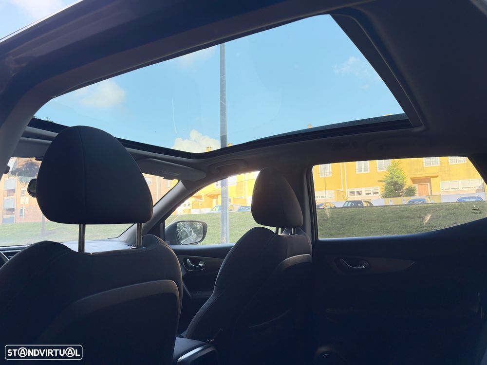 Nissan Qashqai 1.2 DIG-T N-Connecta RS 18 - 10