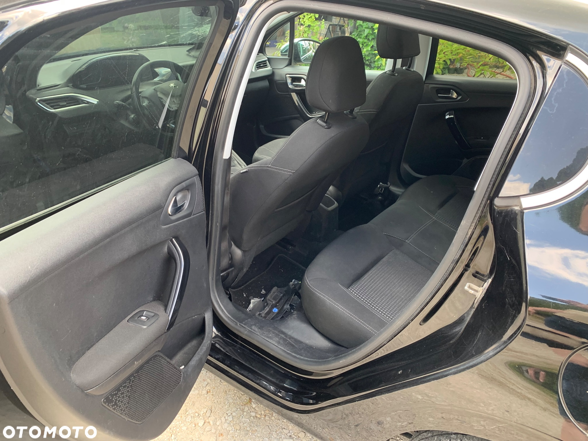 Peugeot 208 Blue-HDi 100 Stop&Start Allure - 21