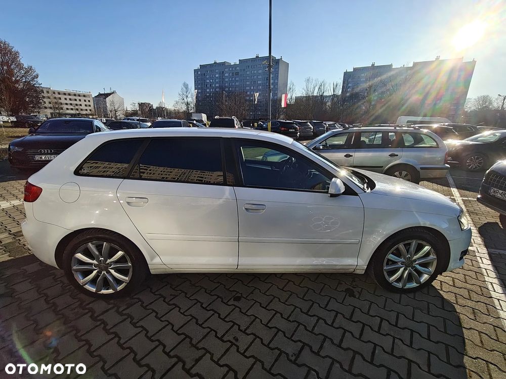 Audi A3 Sportback 2.0 TDI DPF (DSG) S tronic Attraction - 4