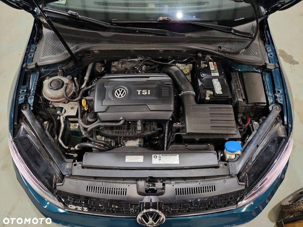 Volkswagen Golf - 10