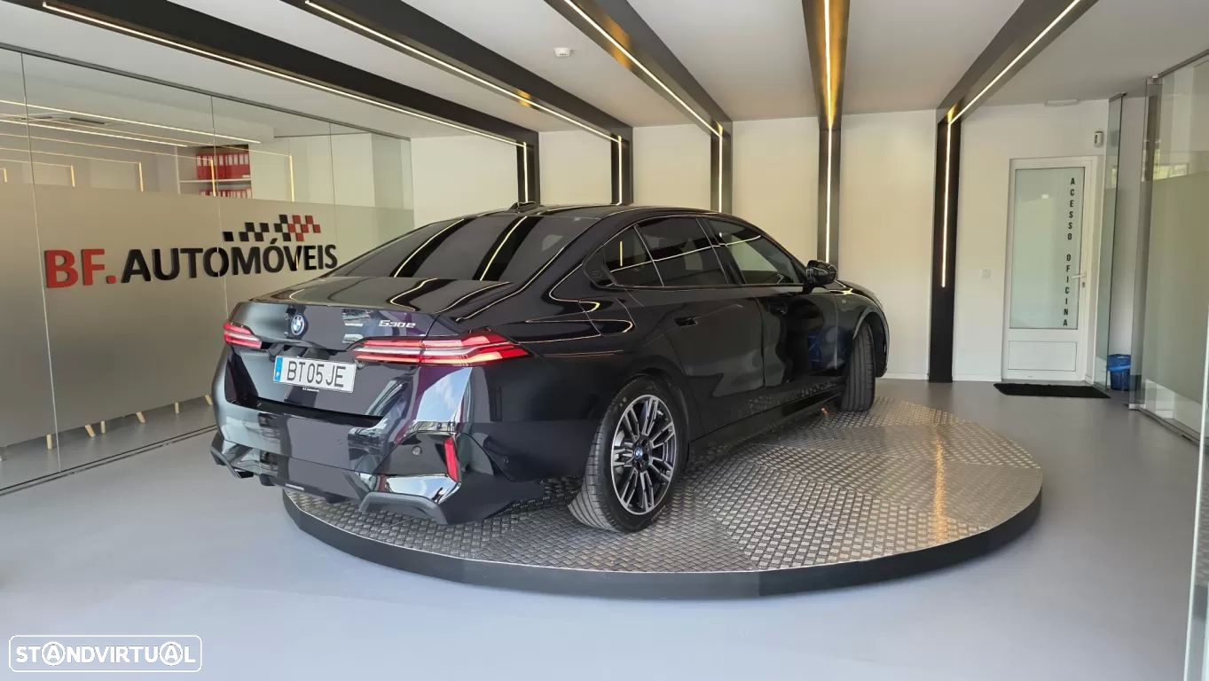 BMW 530 e Pack Desportivo M Pro - 18