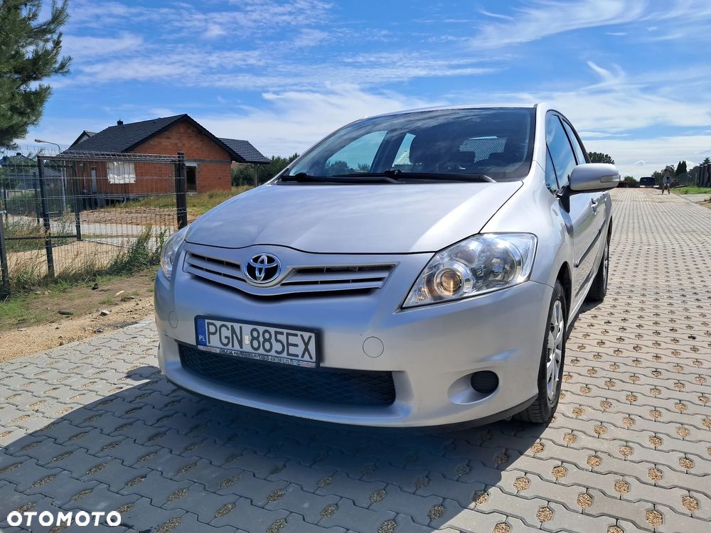 Toyota Auris 1.33 Dual-VVT-i Comfort - 1
