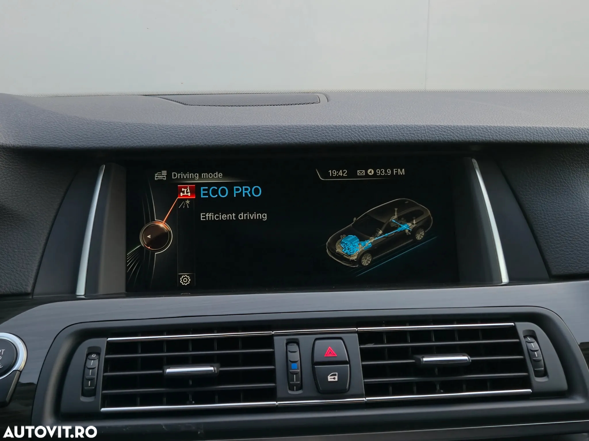 BMW Seria 5 525d Touring Sport-Aut. - 24