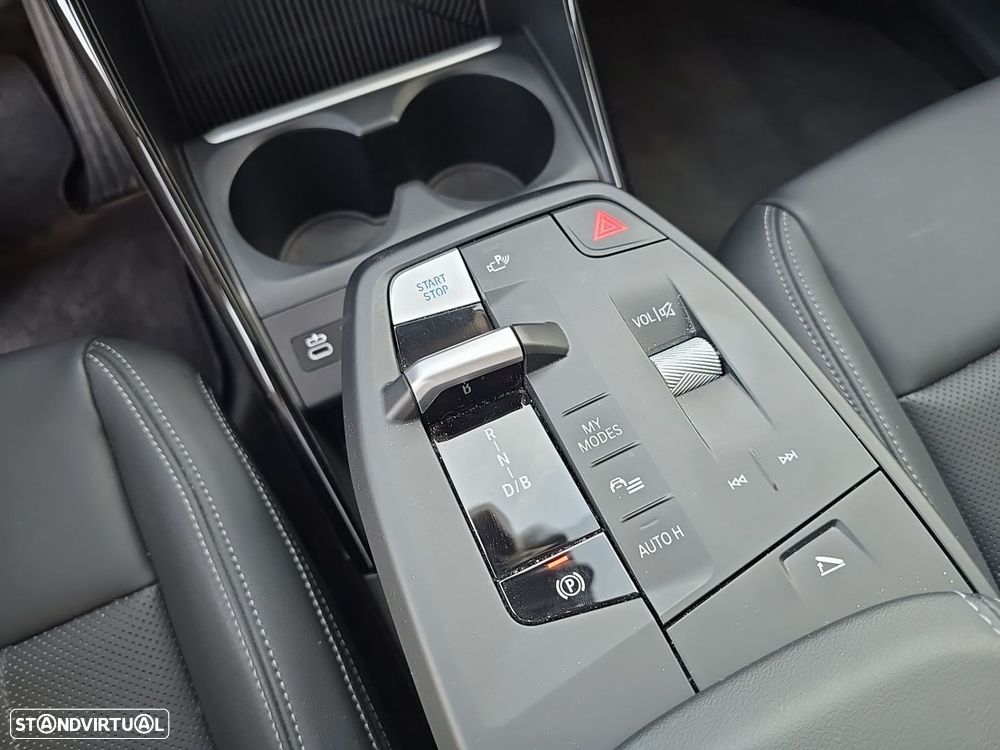 BMW iX2 eDrive20 - 17