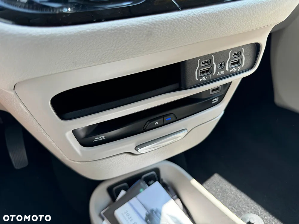 Chrysler Pacifica - 29