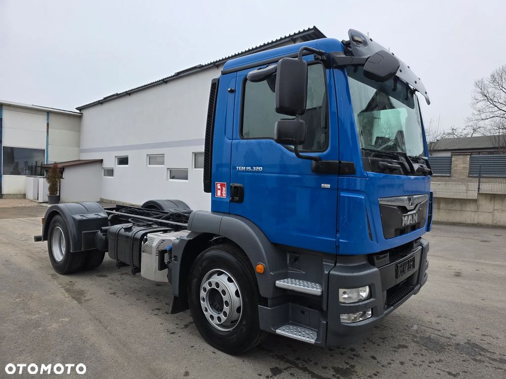 MAN TGM 18.320 urządzenie hakowe AXOR - 3