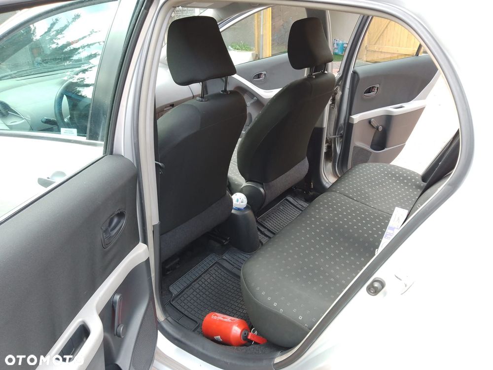 Toyota Yaris 1.0 Terra A/C - 9