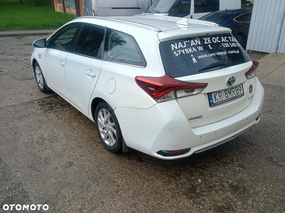 Toyota Auris Hybrid 135 Comfort - 4