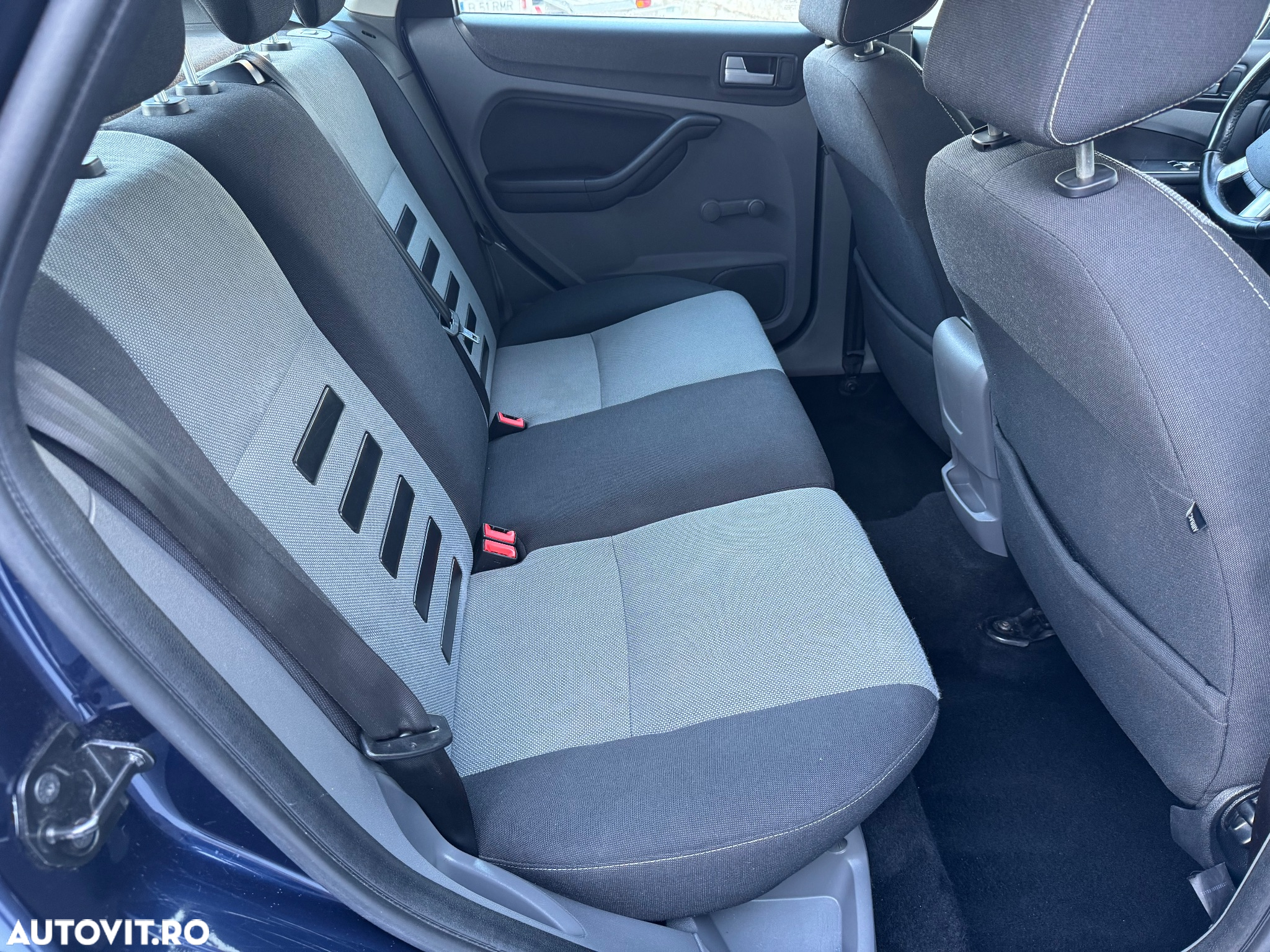 Ford Focus 1.6 Ti-VCT Ambiente - 11