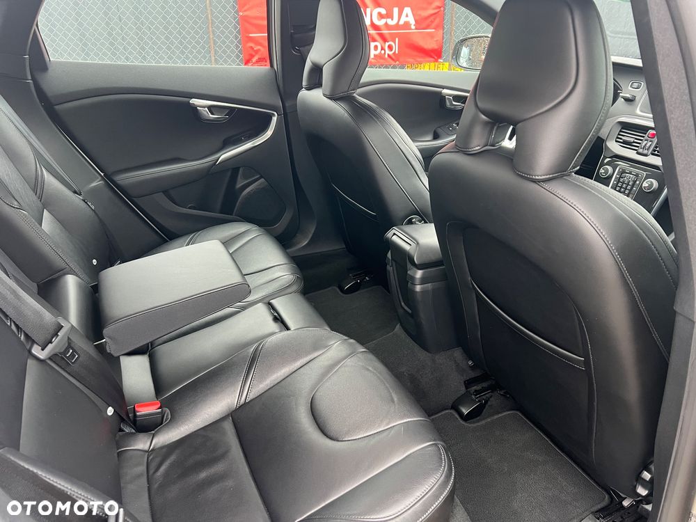 Volvo V40 D3 Momentum - 10
