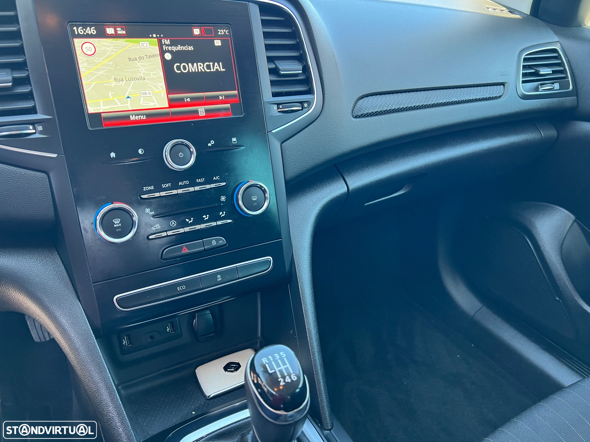 Renault Mégane 1.5 Blue dCi Limited - 10