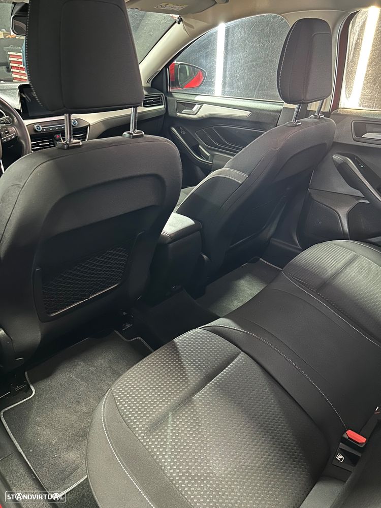 Ford Focus SW 1.5 TDCi EcoBlue Connected - 13