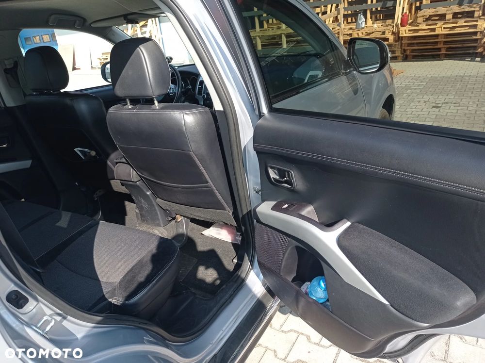 Mitsubishi Outlander 2.0 Intense NAVI 2WD EU5 - 20