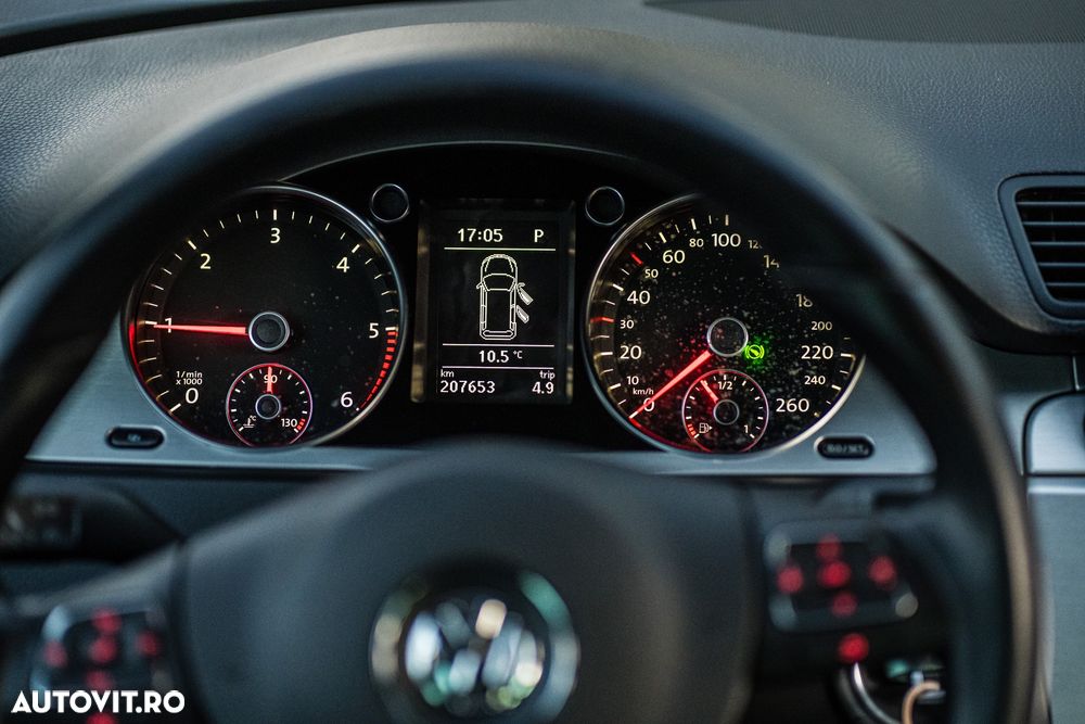 Volkswagen Passat Variant 2.0 TDI BlueMotion Technology Highline DSG - 5