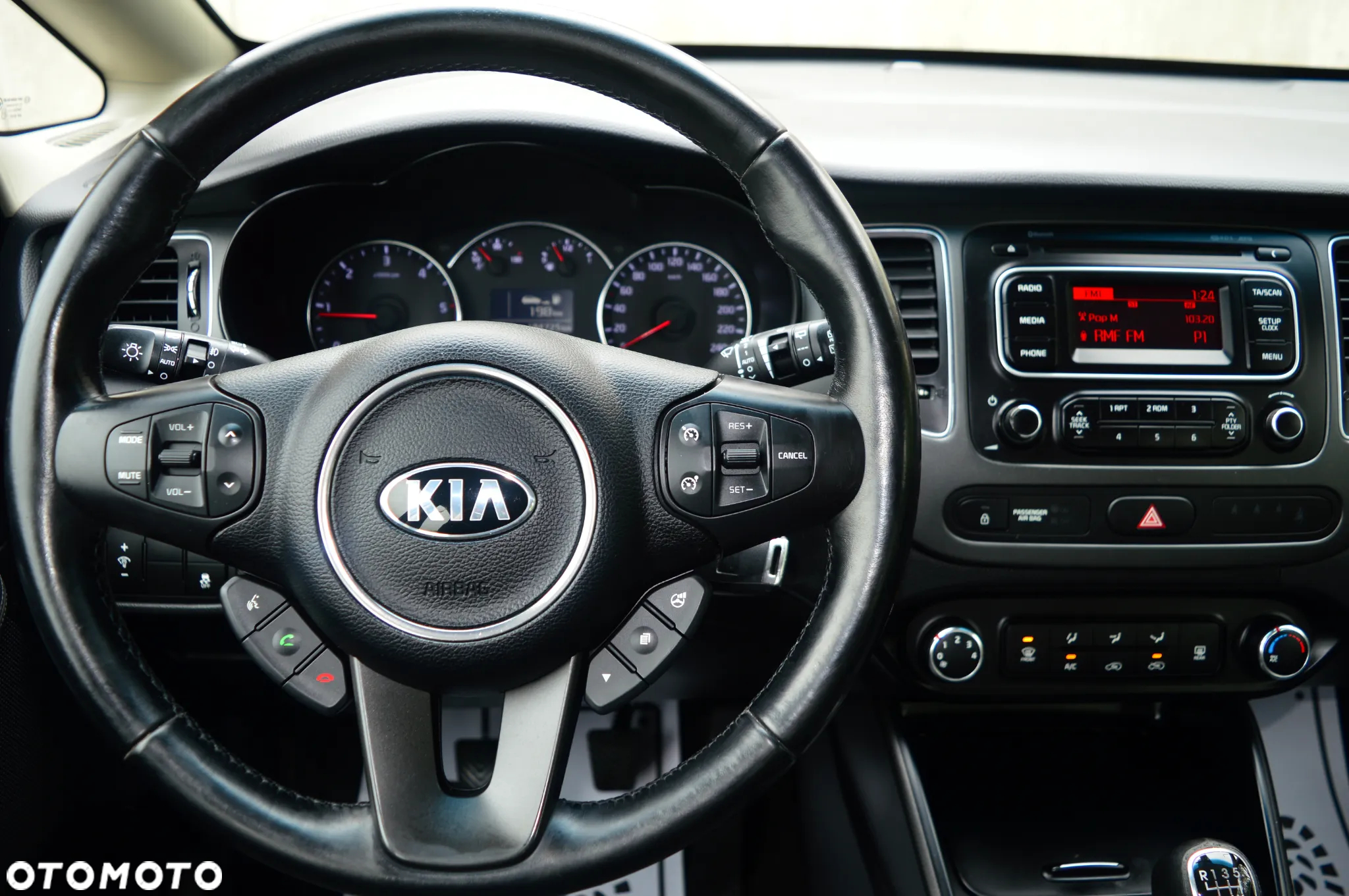 Kia Carens - 18