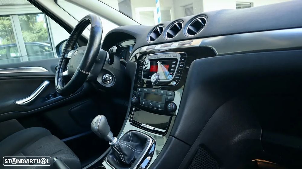 Ford S-Max 2.0 TDCi Titanium 7L - 33