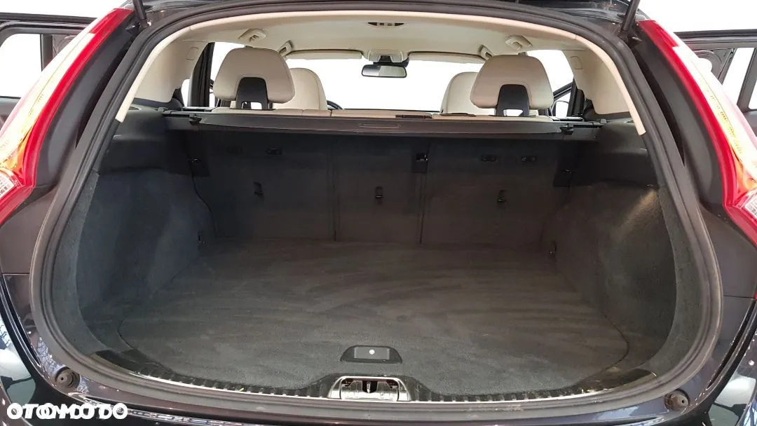 Volvo V60 T3 Summum - 22