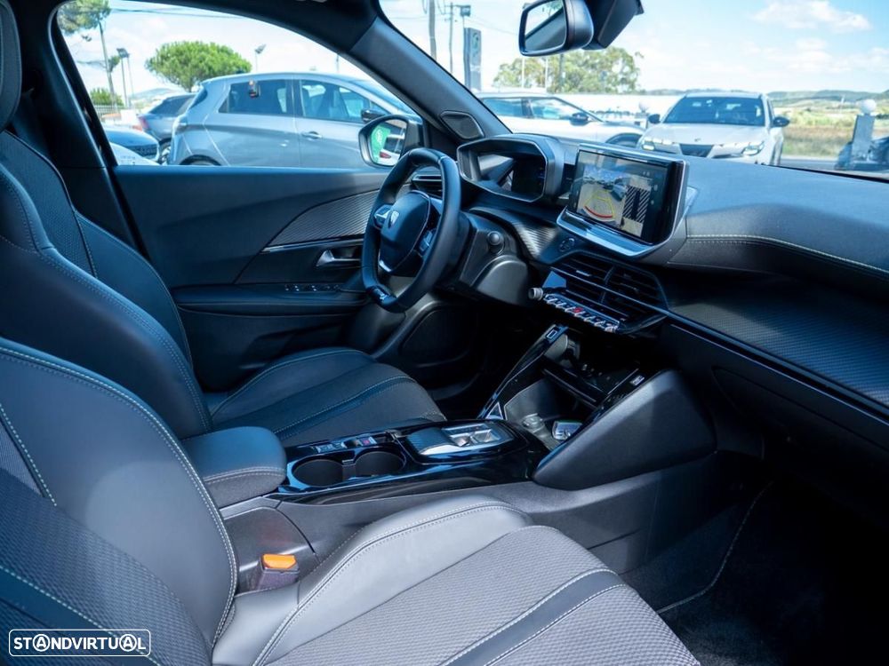 Peugeot e-2008 54 kWh GT - 17