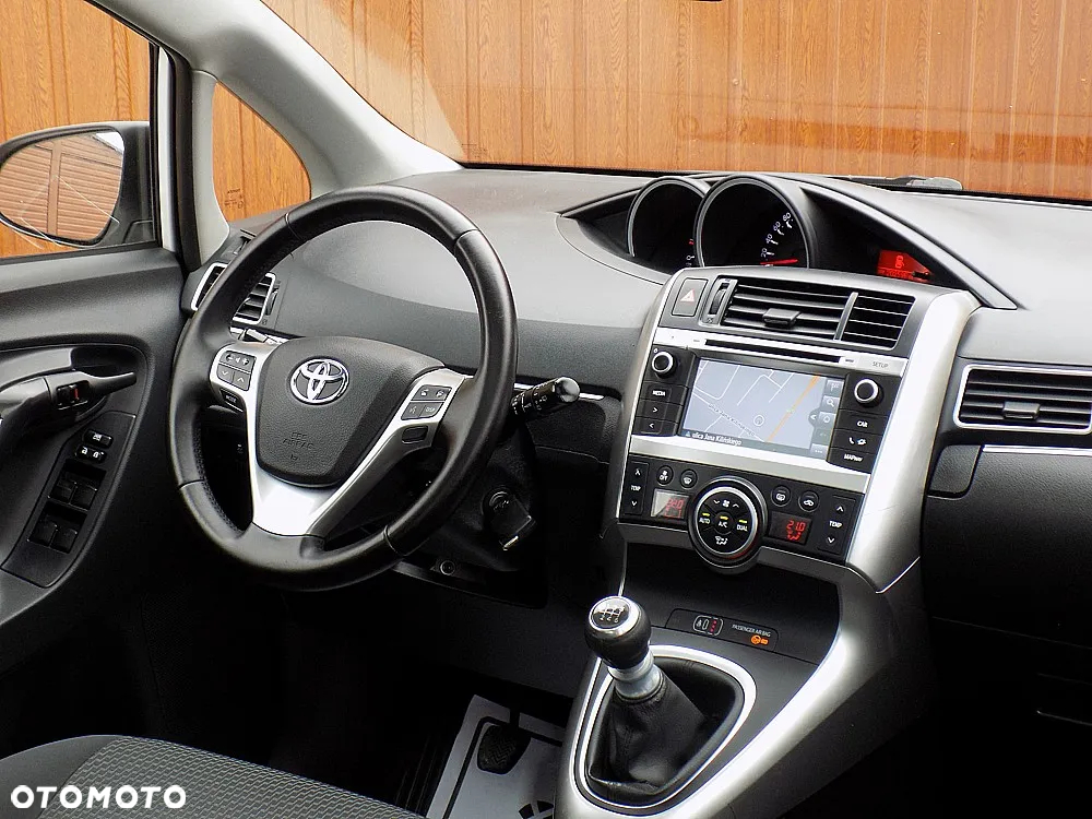 Toyota Verso 1.6 D-4D 5-Sitzer Start/Stop Executive - 17