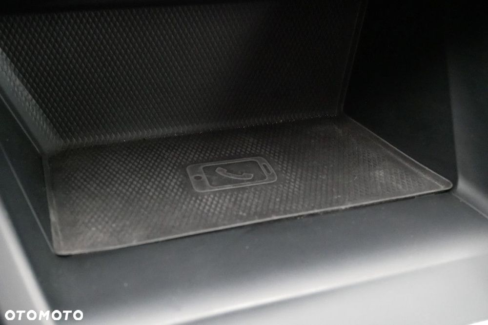 Volkswagen Golf - 20